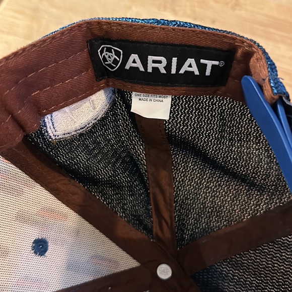 Ariat ball cap - Picture 4 of 4